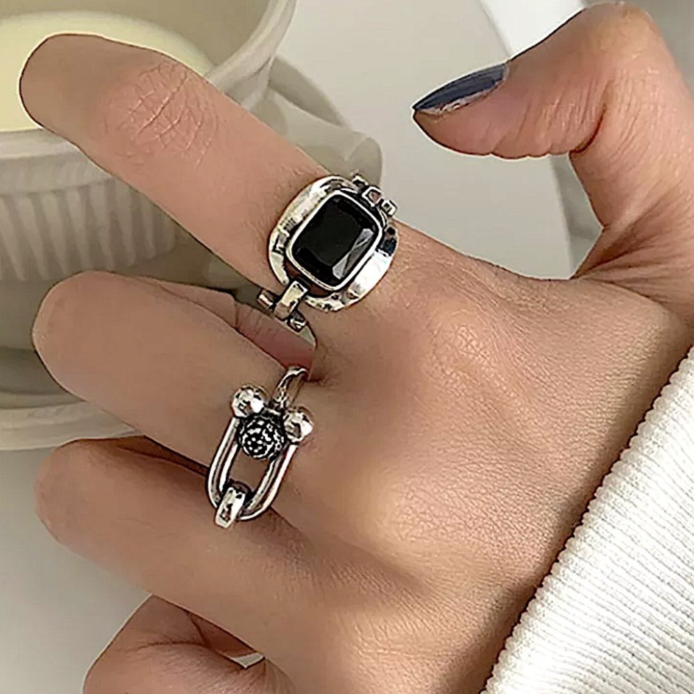 STERLING SILVER HORSESHOE ONYX RING SET